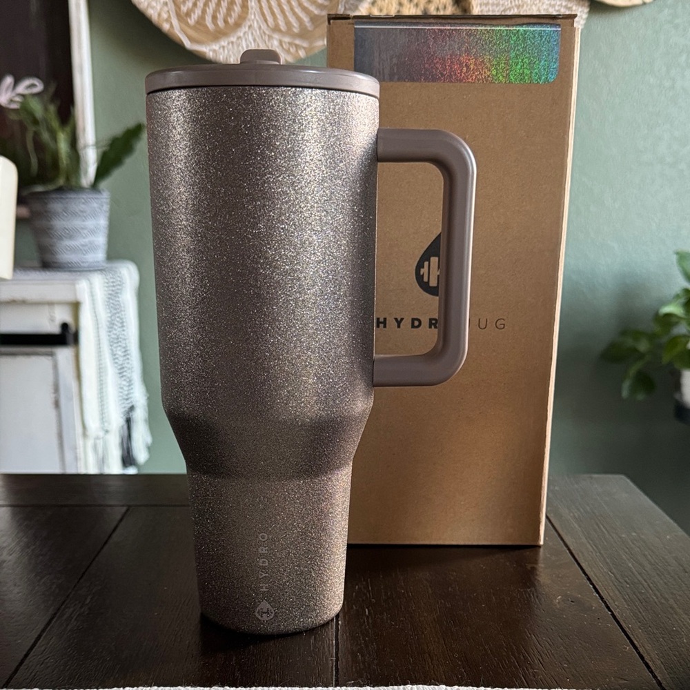 HydroJug 32oz BIRTHDAY
COLLECTION Traveler, MIST! New!